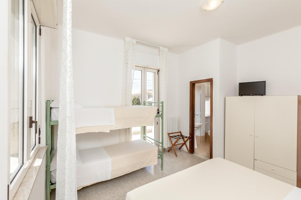 Hotel Chiar Di Luna Senigallia Exteriör bild