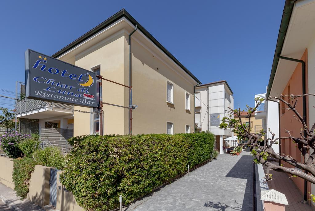 Hotel Chiar Di Luna Senigallia Exteriör bild