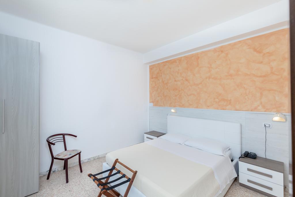 Hotel Chiar Di Luna Senigallia Rum bild