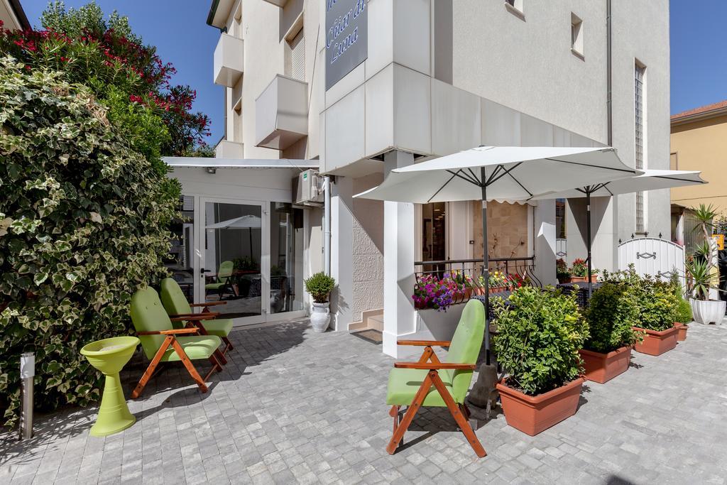 Hotel Chiar Di Luna Senigallia Exteriör bild