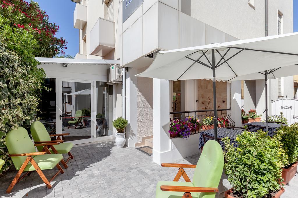 Hotel Chiar Di Luna Senigallia Exteriör bild