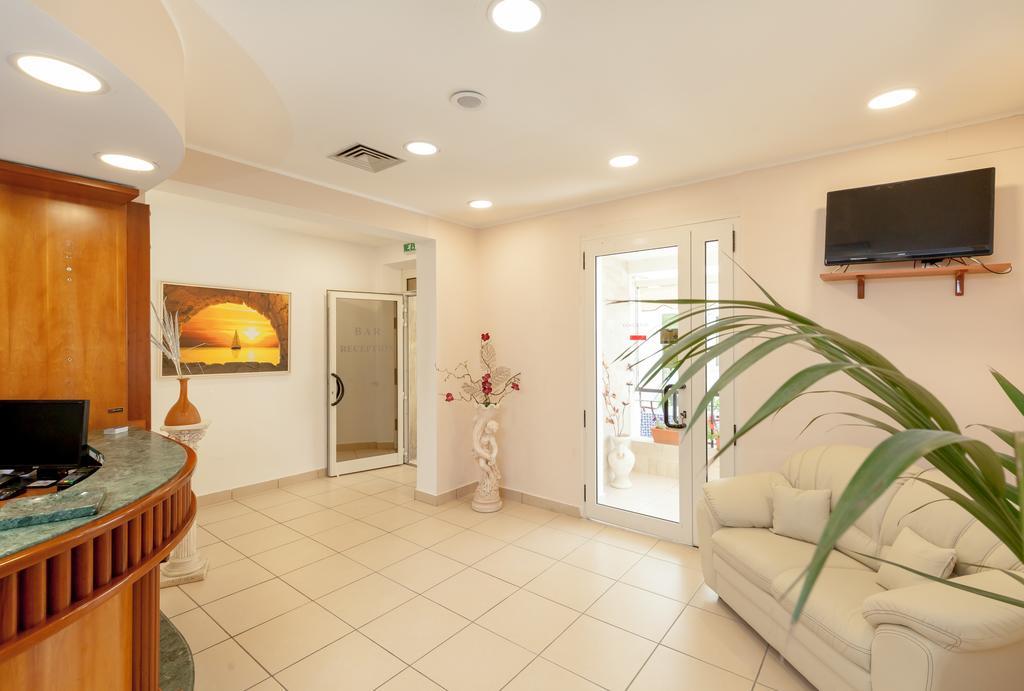 Hotel Chiar Di Luna Senigallia Exteriör bild