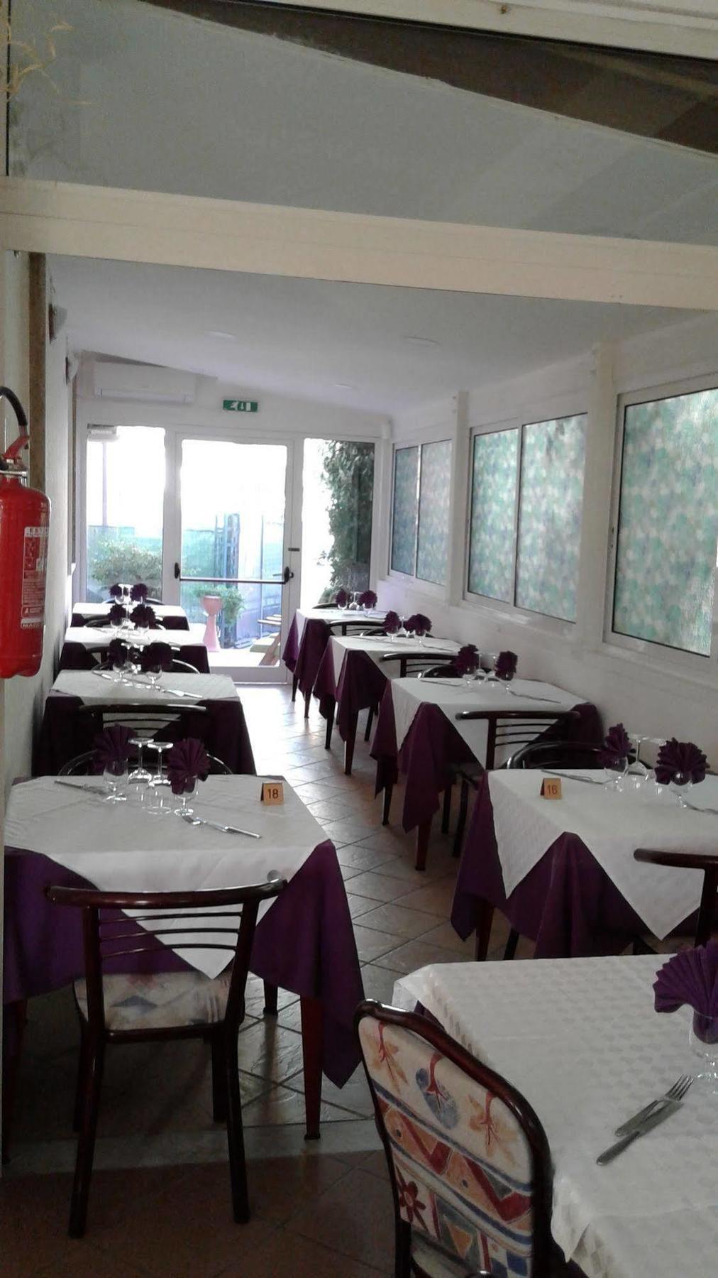 Hotel Chiar Di Luna Senigallia Exteriör bild